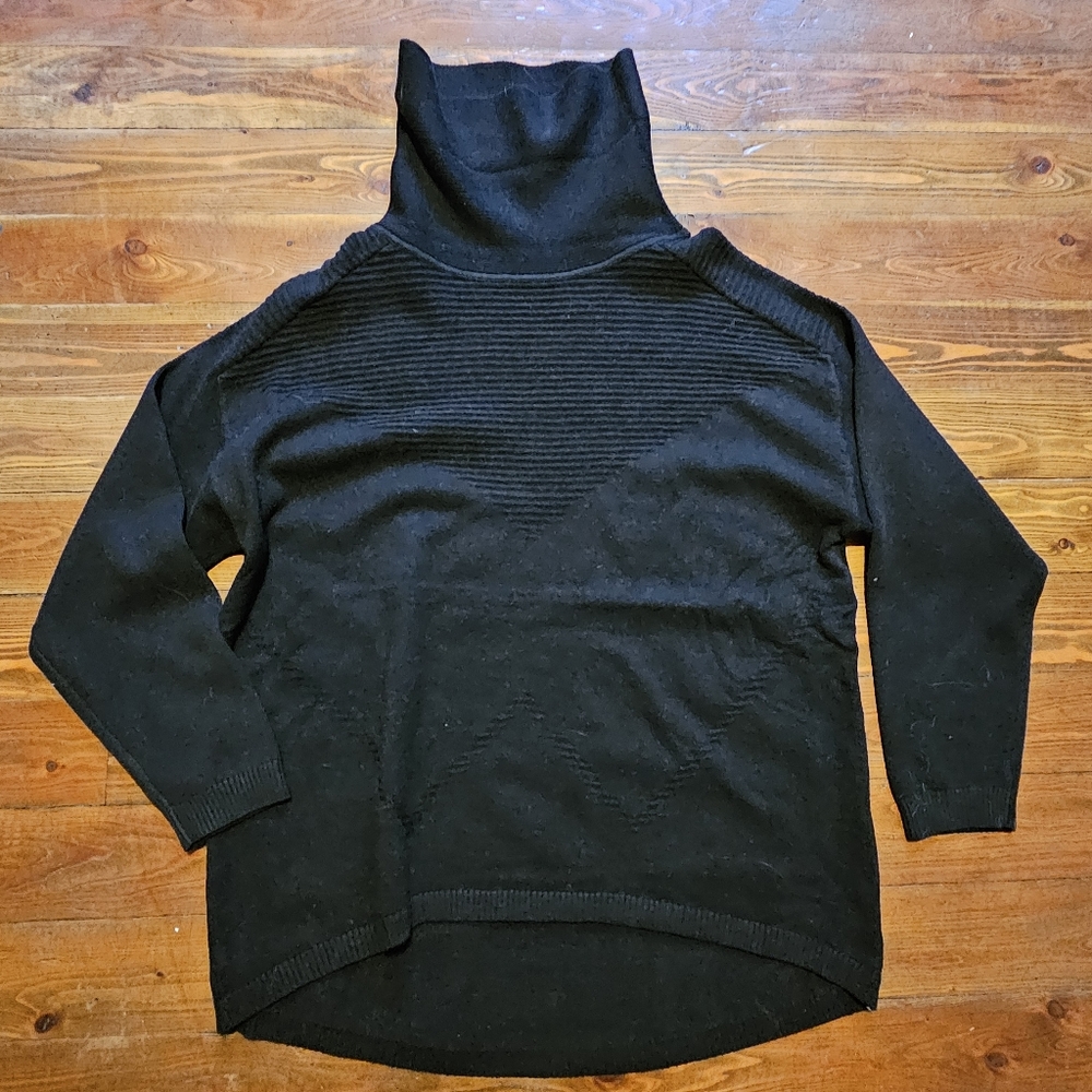 JOLI CLOTHES Turtleneck Sweater